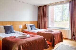Отель Hotel Kajaani Каяани Апартаменты с 2 спальнями и террасой-1